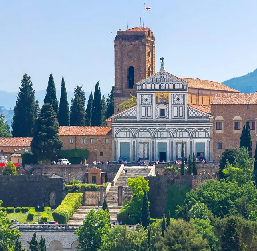 Facciata romanica della Basilica di San Miniato al Monte a Firenze